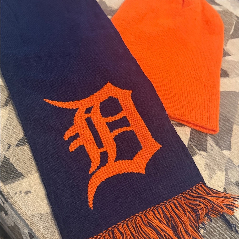 Detroit Tigers Blue and Orange Scarf